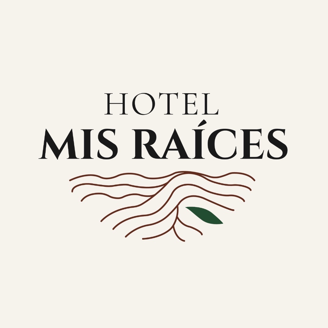 Fachada y acogedoras instalaciones del Hotel Mis Raíces en Ebéjico