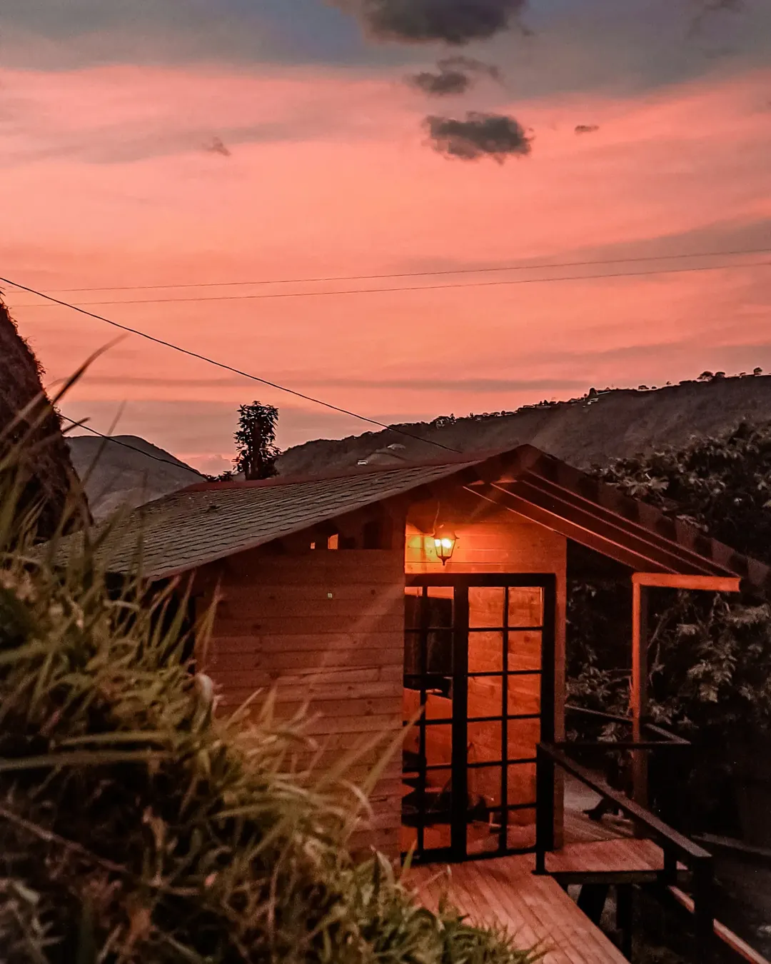 Cabaña rústica en las montañas
