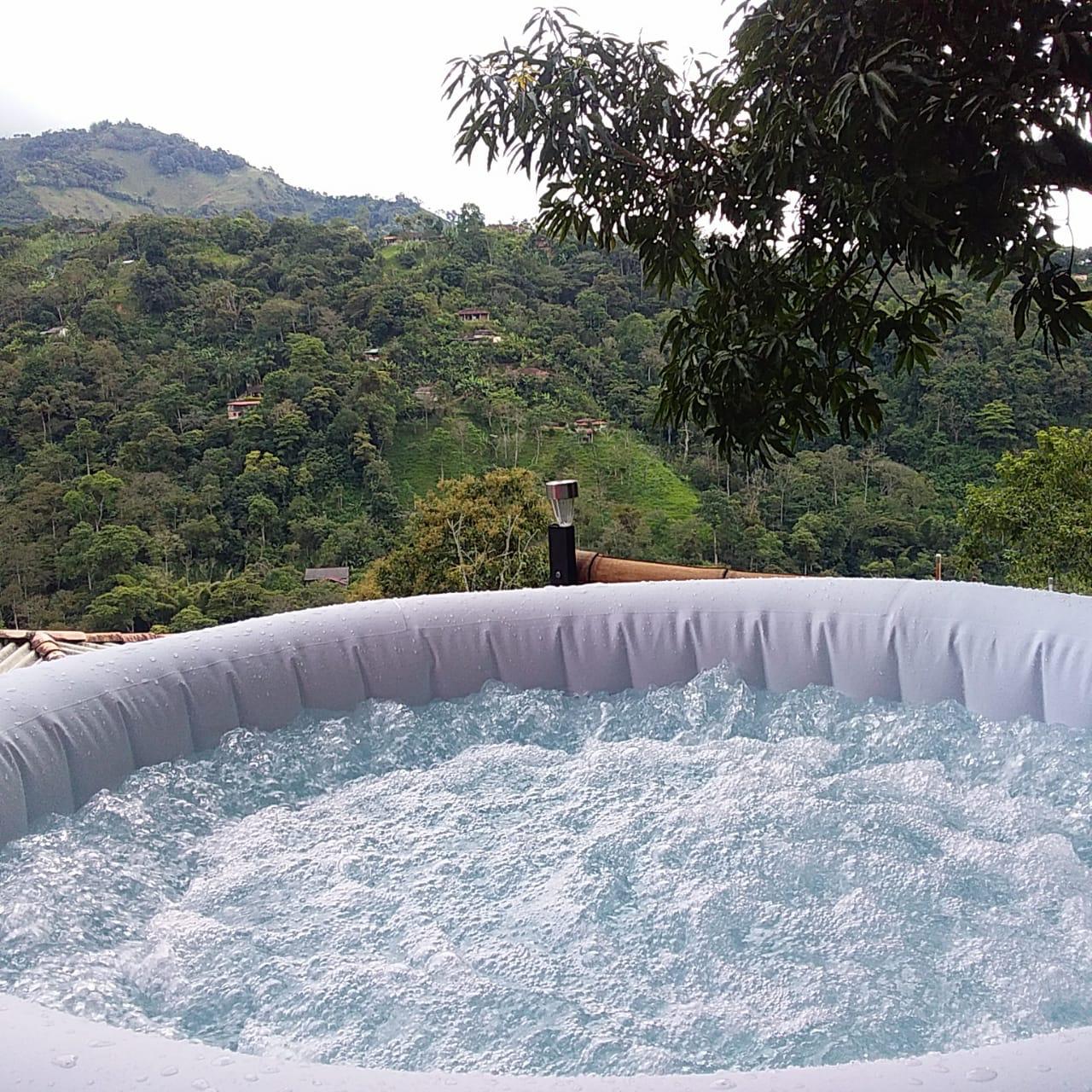 Jacuzzi al amanecer